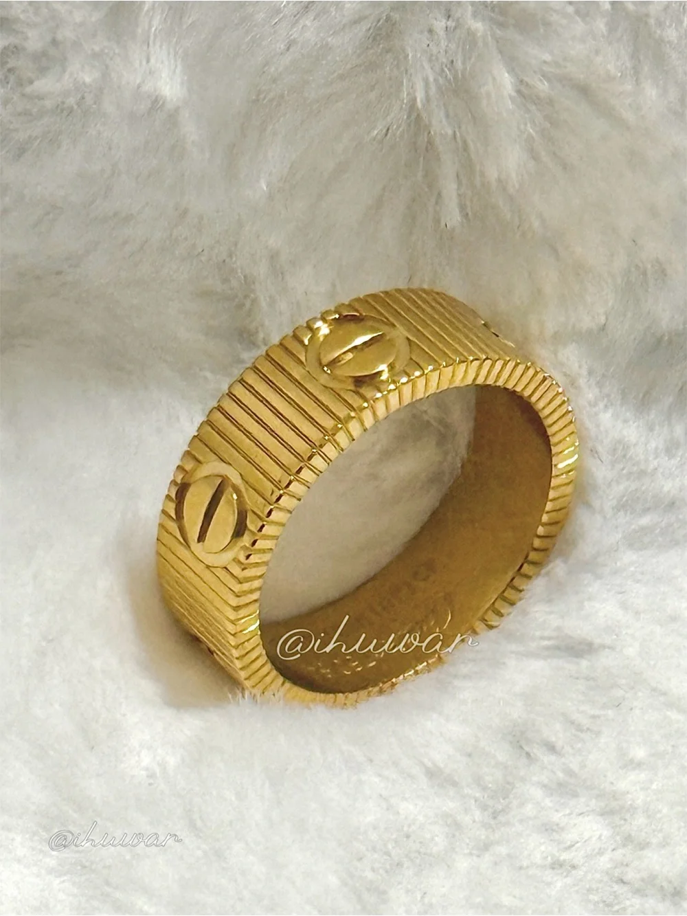 18K Gold plated LOVE Ring ScrewMotifs Ribbed Band Size 6.5 - Picture 3 of 7